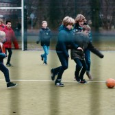 Voetballende kinderen